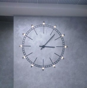 Разработаны, изготовлены и смонтированы интерьерные часы диаметром 1,5 метра в Бизнес - центре «ДИНАМО»